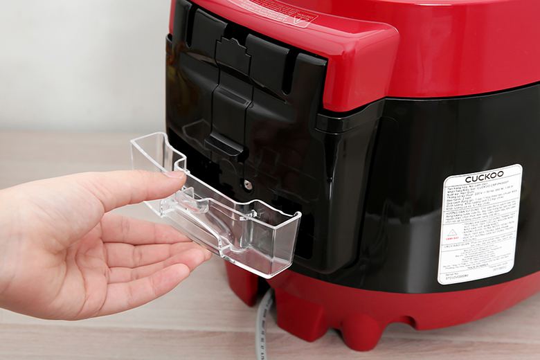 Nồi cơm áp suất điện tử 1.08 lít Cuckoo CRP-PK0600F/BKRDVN - Khay hứng nước trào Nồi cơm áp suất điện tử 1.08 lít Cuckoo CRP-PK0600F/BKRDVN - Khay hứng nước trào