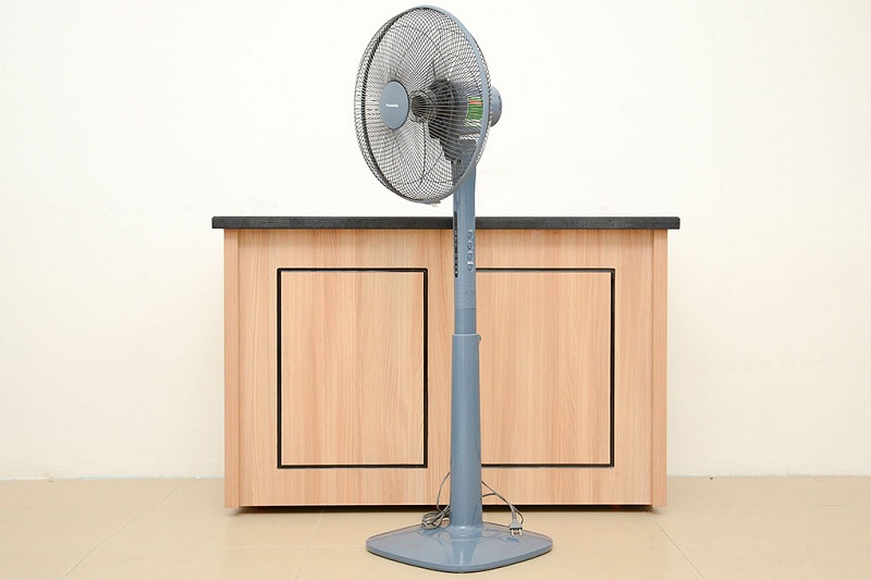 Quạt đứng Panasonic PN-F409KB